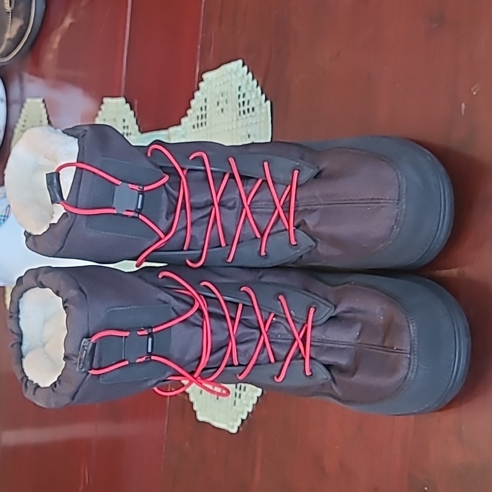 Bogner LAXX Herron Snow Boots.  Size XL Men's (12).  Black And Red With Inserts.